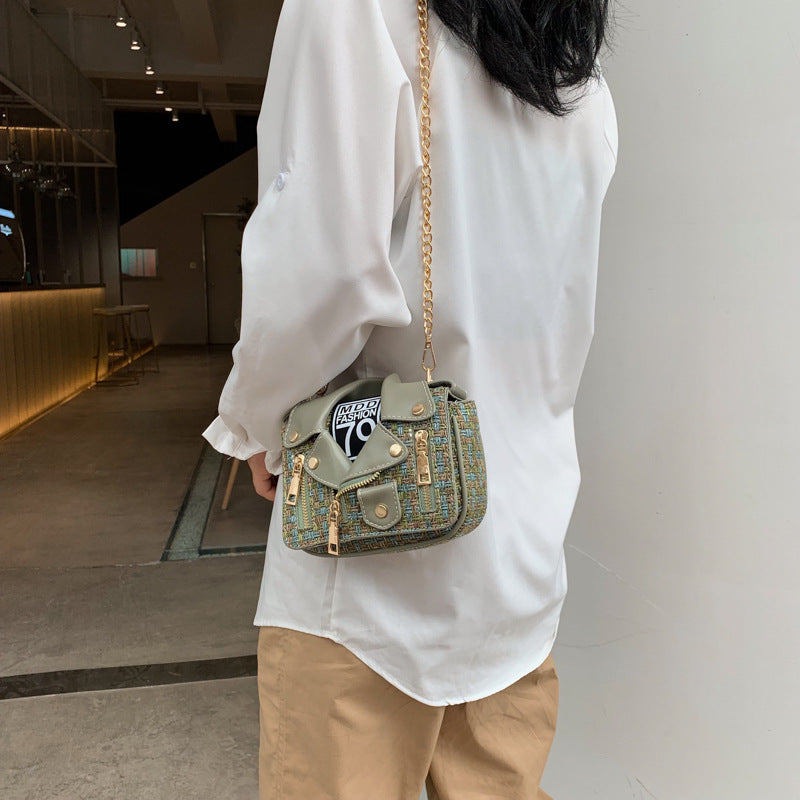 Clothes shape chain messenger bag