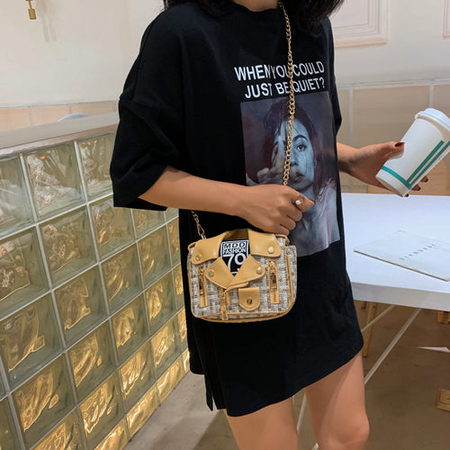 Clothes shape chain messenger bag