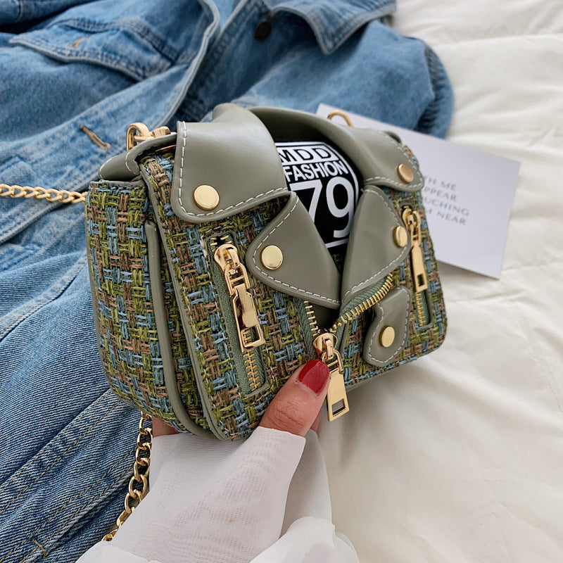 Clothes shape chain messenger bag