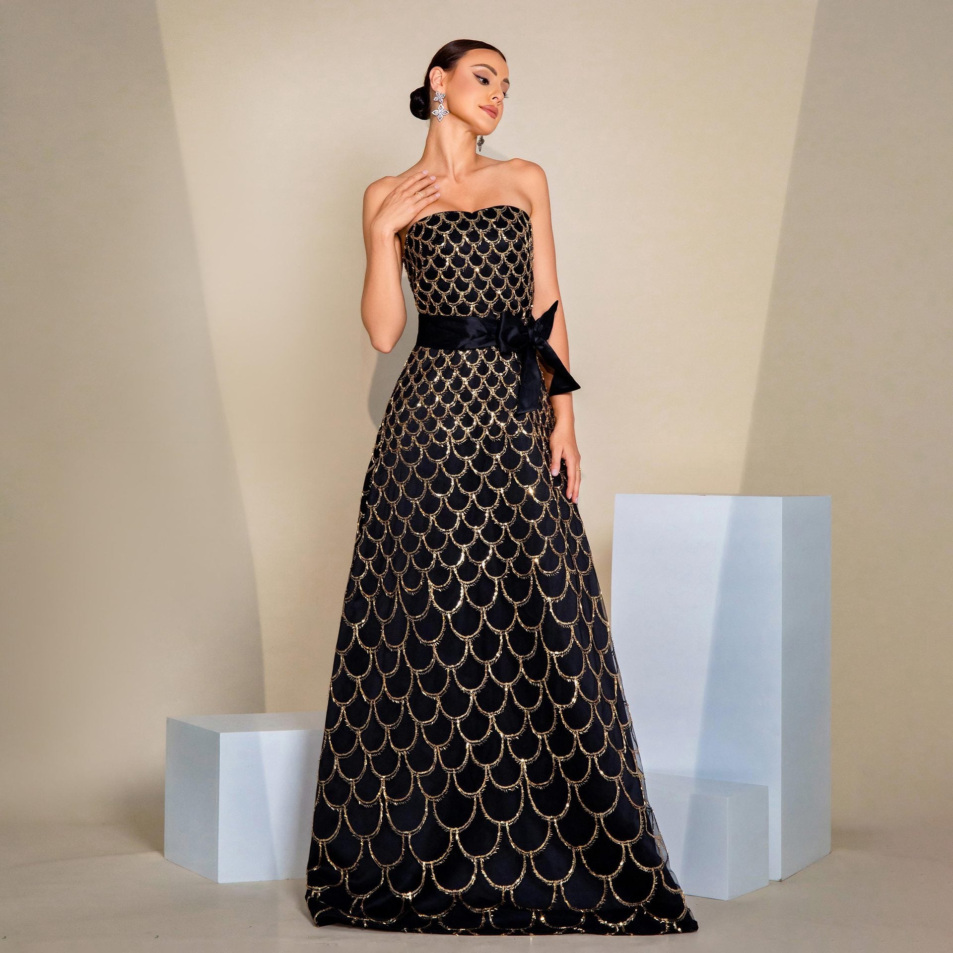 Dress Off-neck Wrapped Chest Nipped-waist Large Swing Sequined Evening