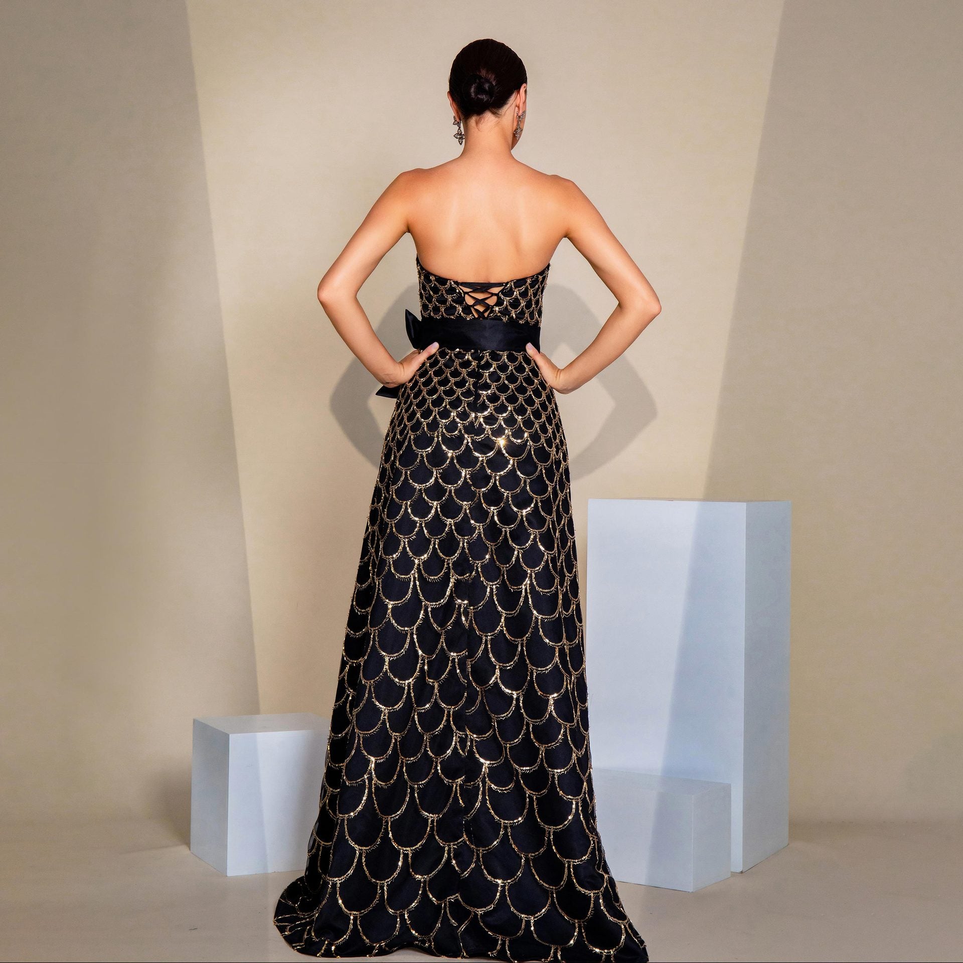 Dress Off-neck Wrapped Chest Nipped-waist Large Swing Sequined Evening